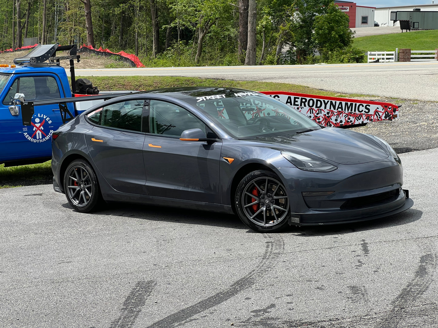 Tesla Model 3 splitter and mount kit.